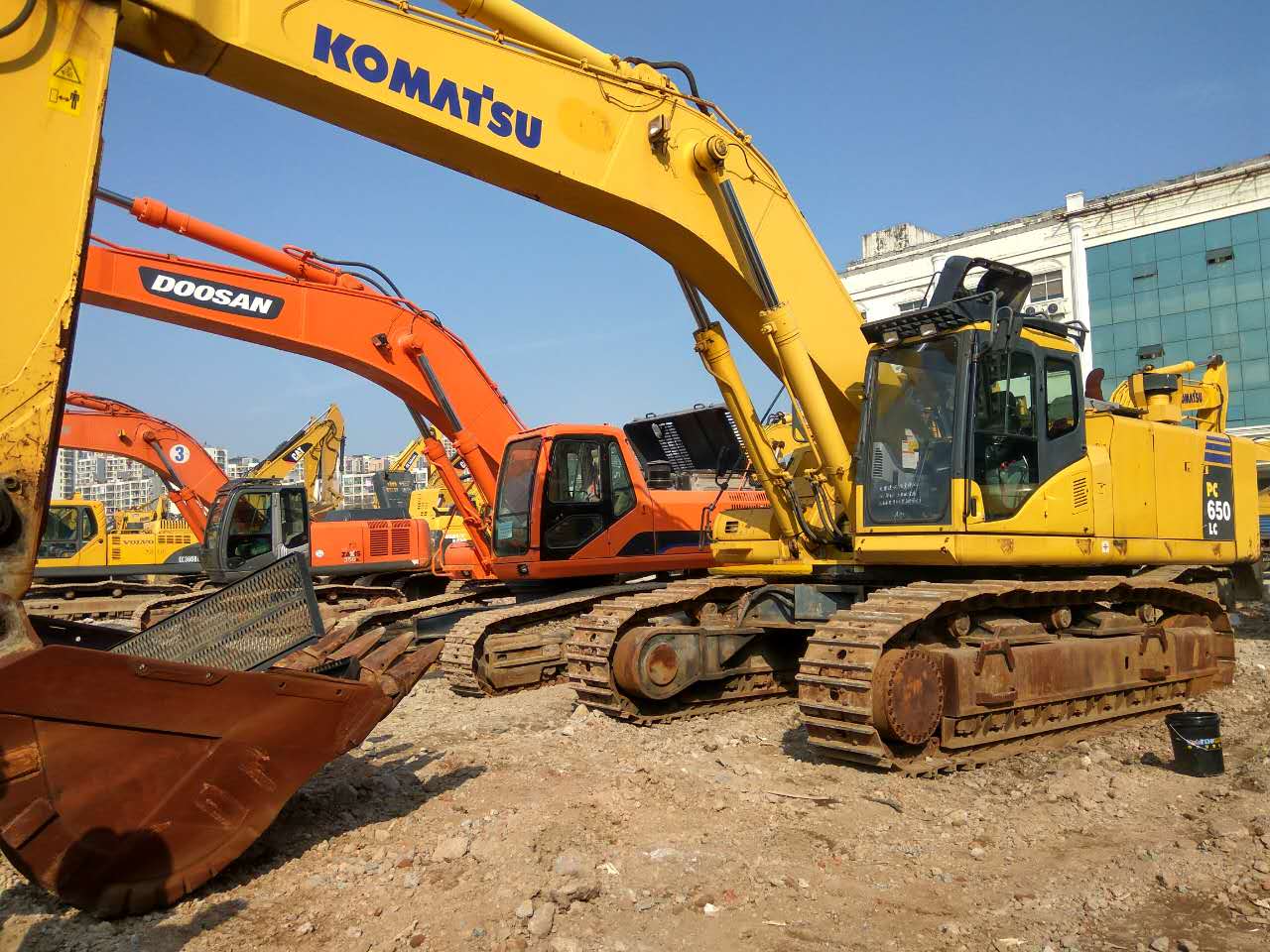 日本舊挖掘機進口清關流程到深圳代理二手設備案例