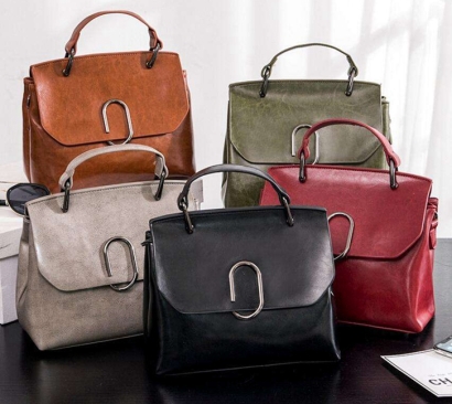 天津?yàn)I海新區(qū)進(jìn)口韓國(guó)牛皮手提包報(bào)關(guān)流程代理案例