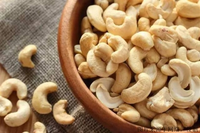 進(jìn)口堅(jiān)果該怎么進(jìn)行清關(guān)？越南腰果進(jìn)口報(bào)關(guān)的費(fèi)用